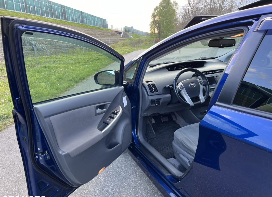 Toyota Prius cena 34000 przebieg: 340000, rok produkcji 2010 z Ślesin małe 742
